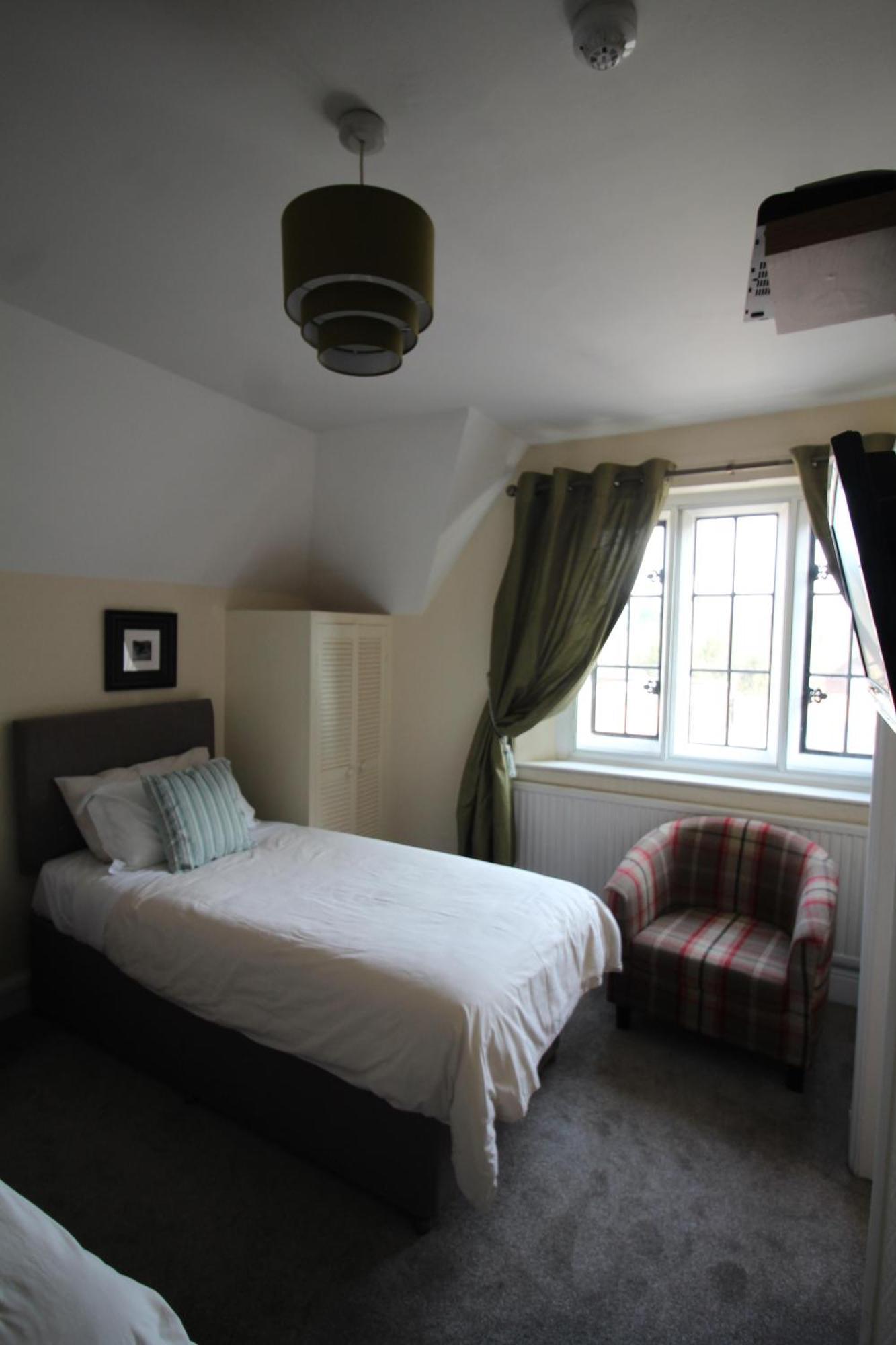 The Clothiers Arms Hotel Stroud  Room photo