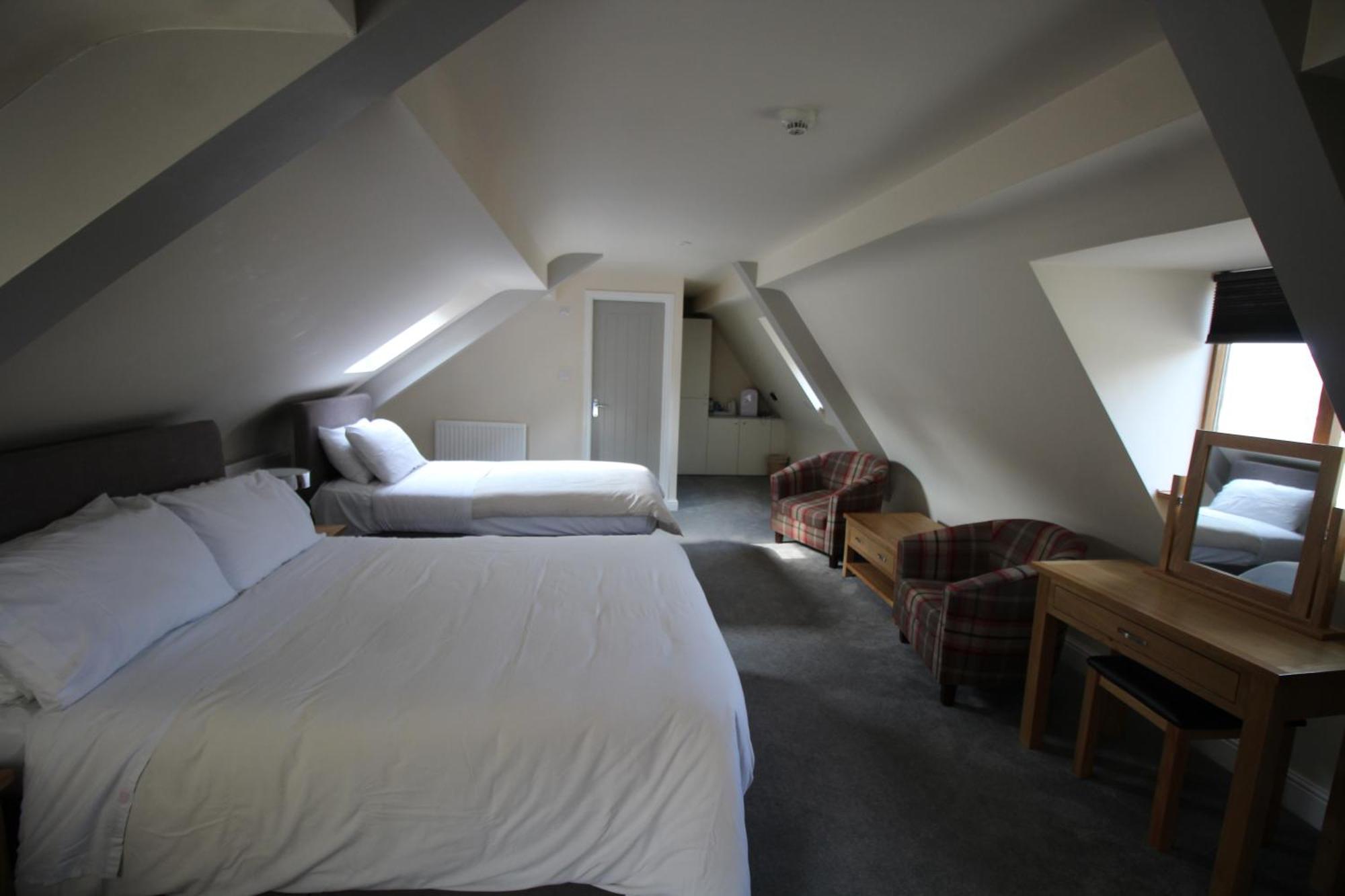The Clothiers Arms Hotel Stroud  Room photo